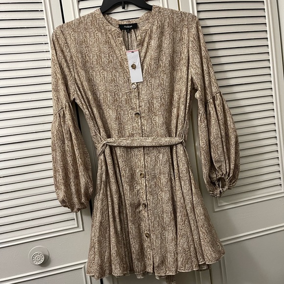 Beautiful mini dress Small nwt Boutique - Picture 2 of 6